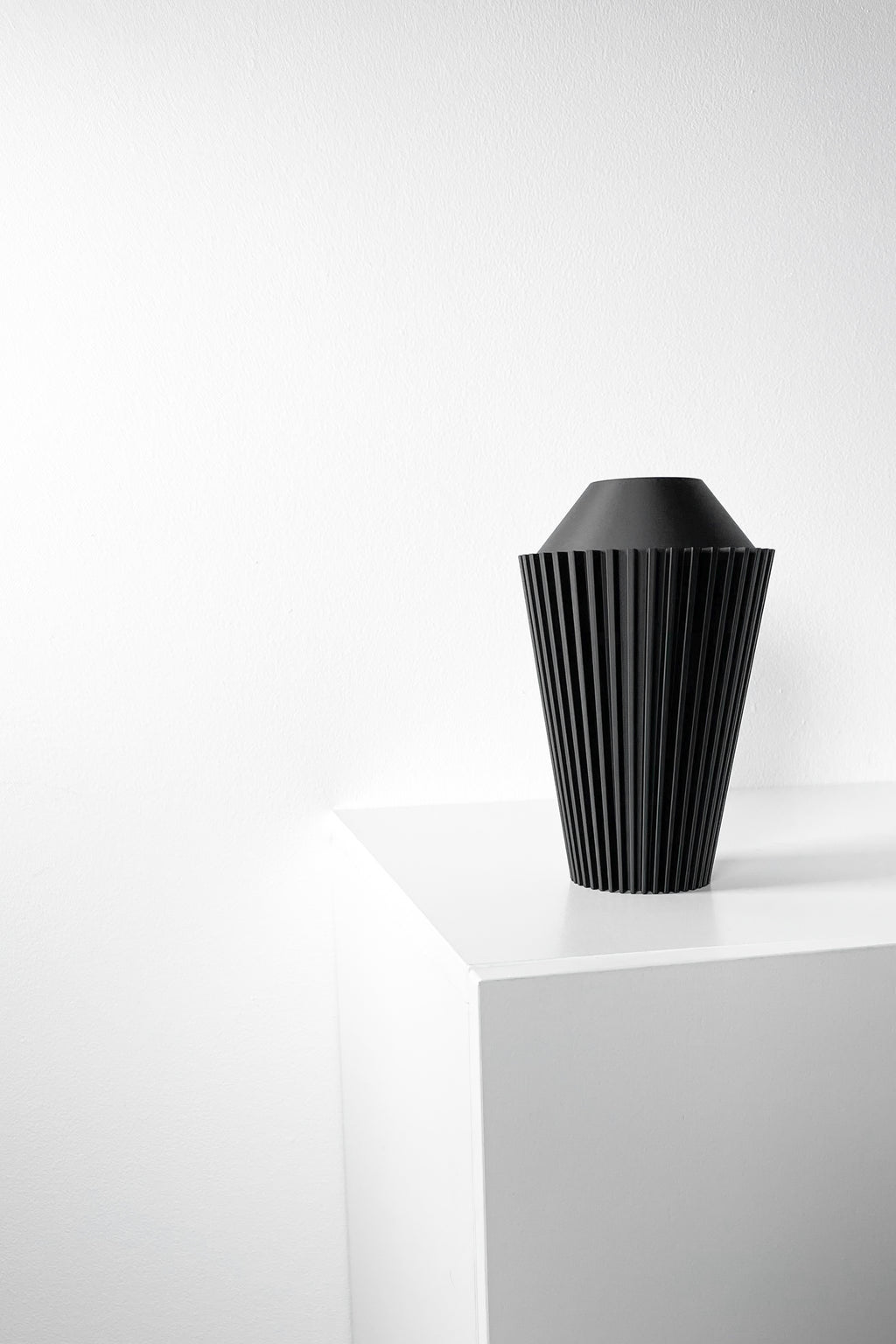 Riveno Vase