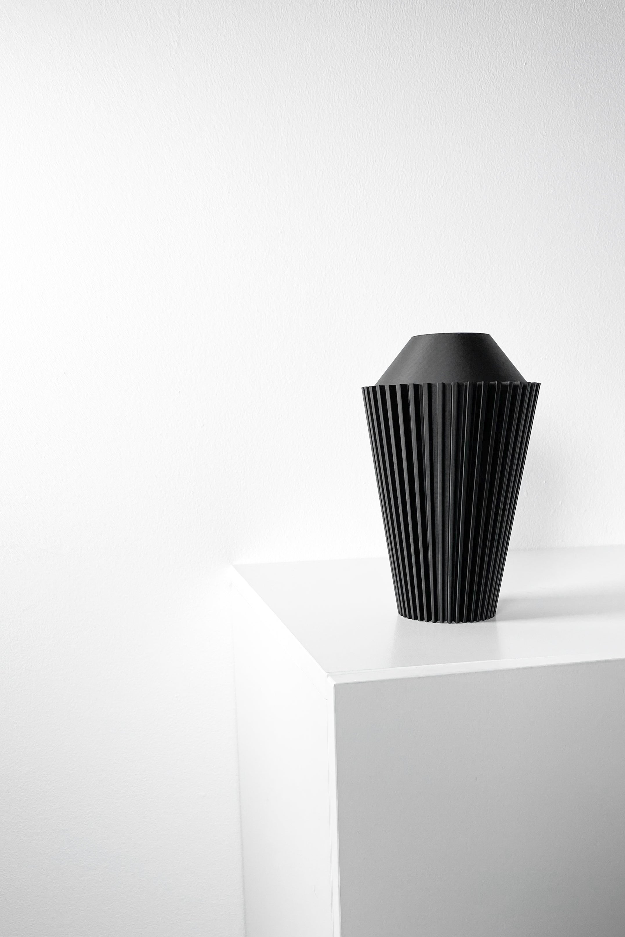 Riveno Vase