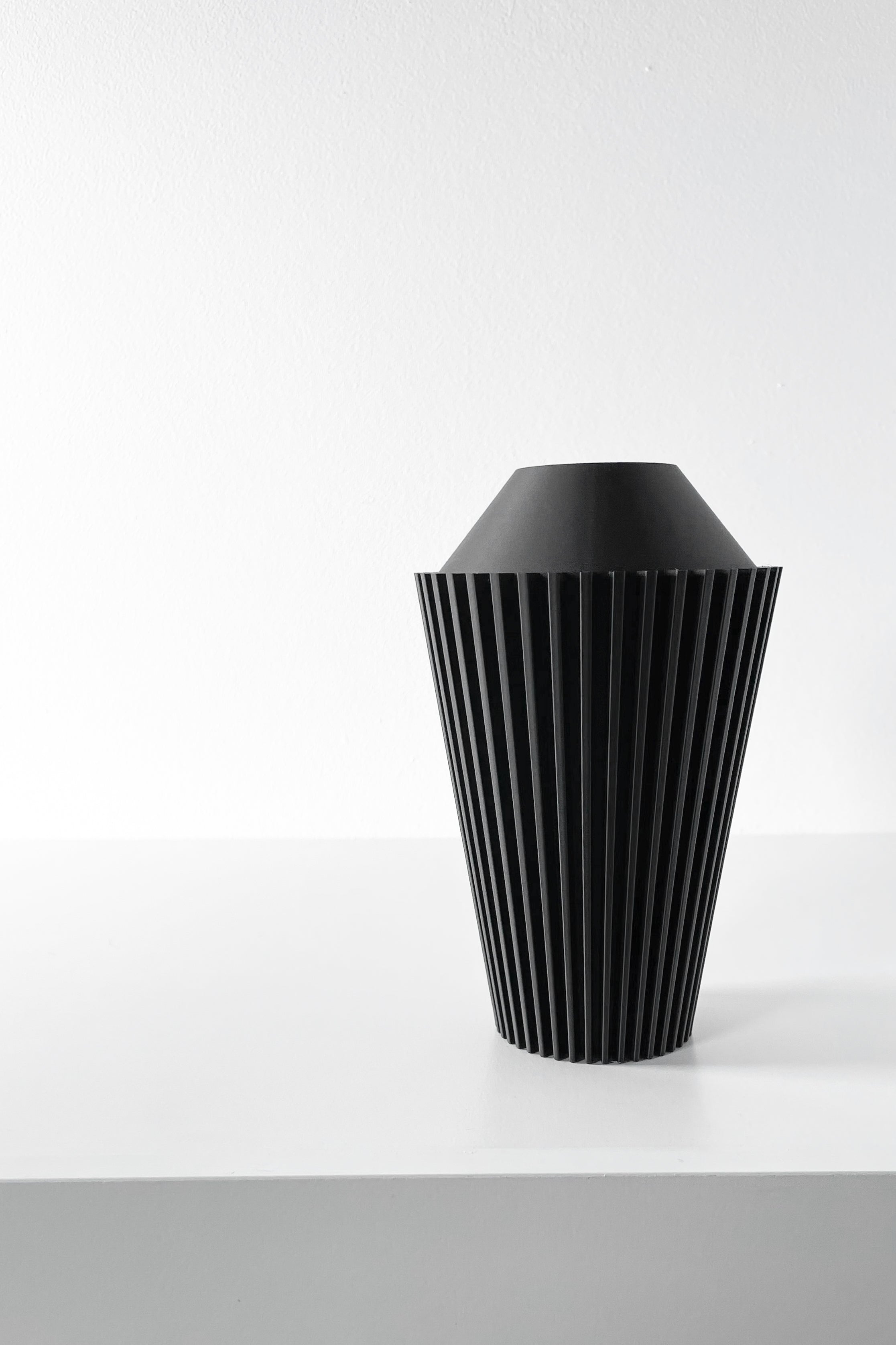 Riveno Vase