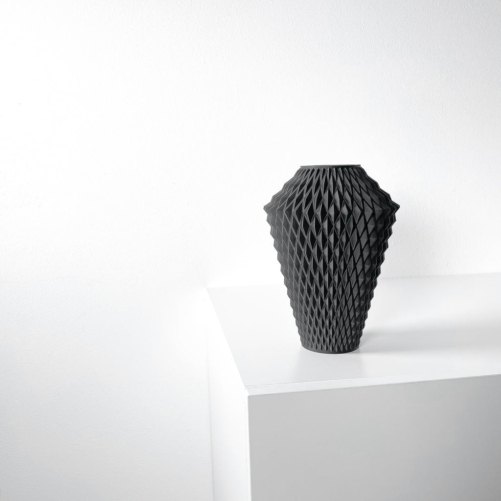 Vantori Vase