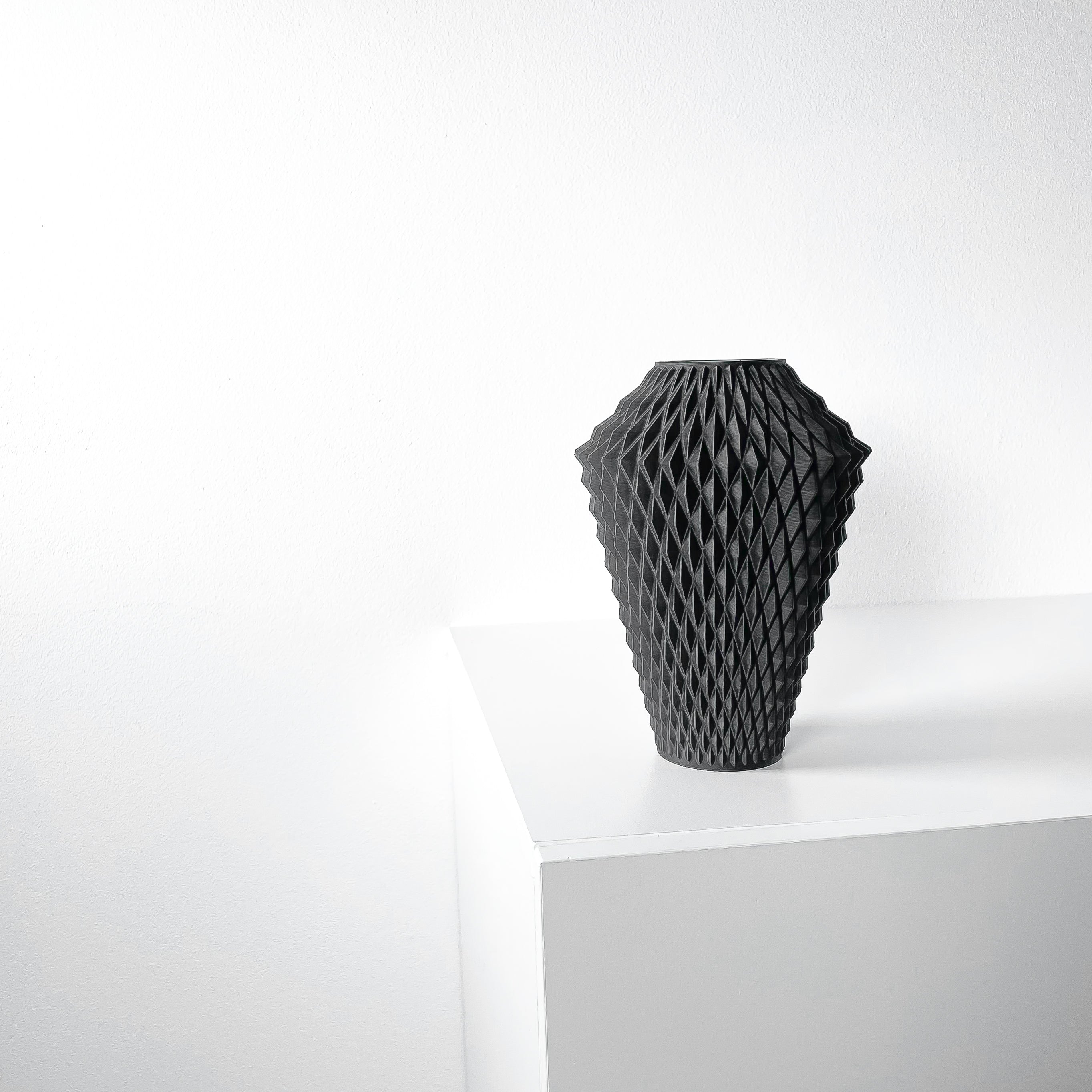 Vantori Vase