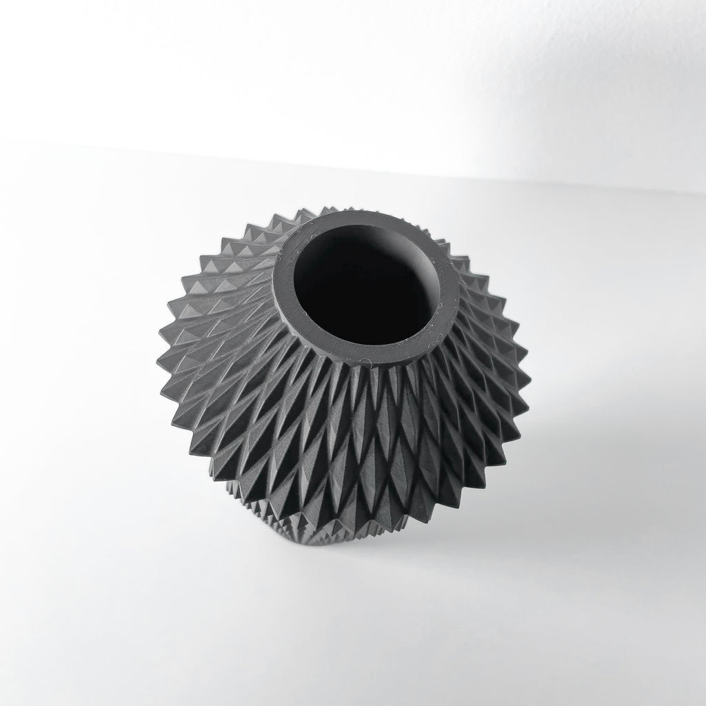 Vantori Vase