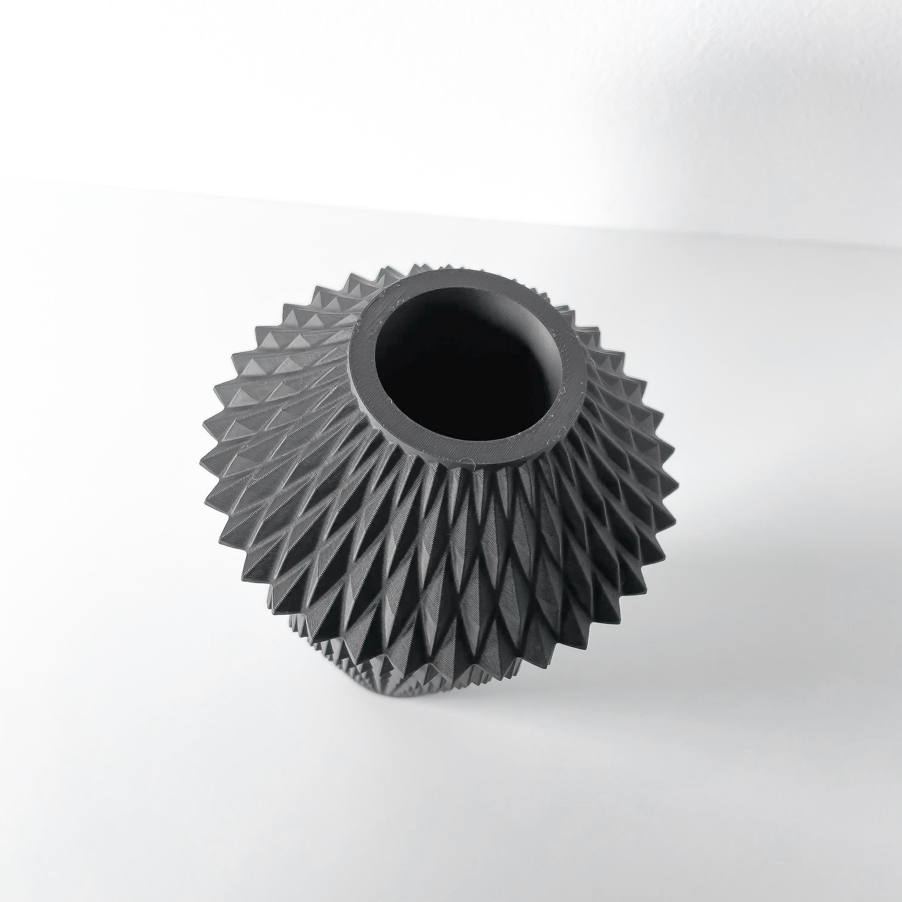 Vantori Vase