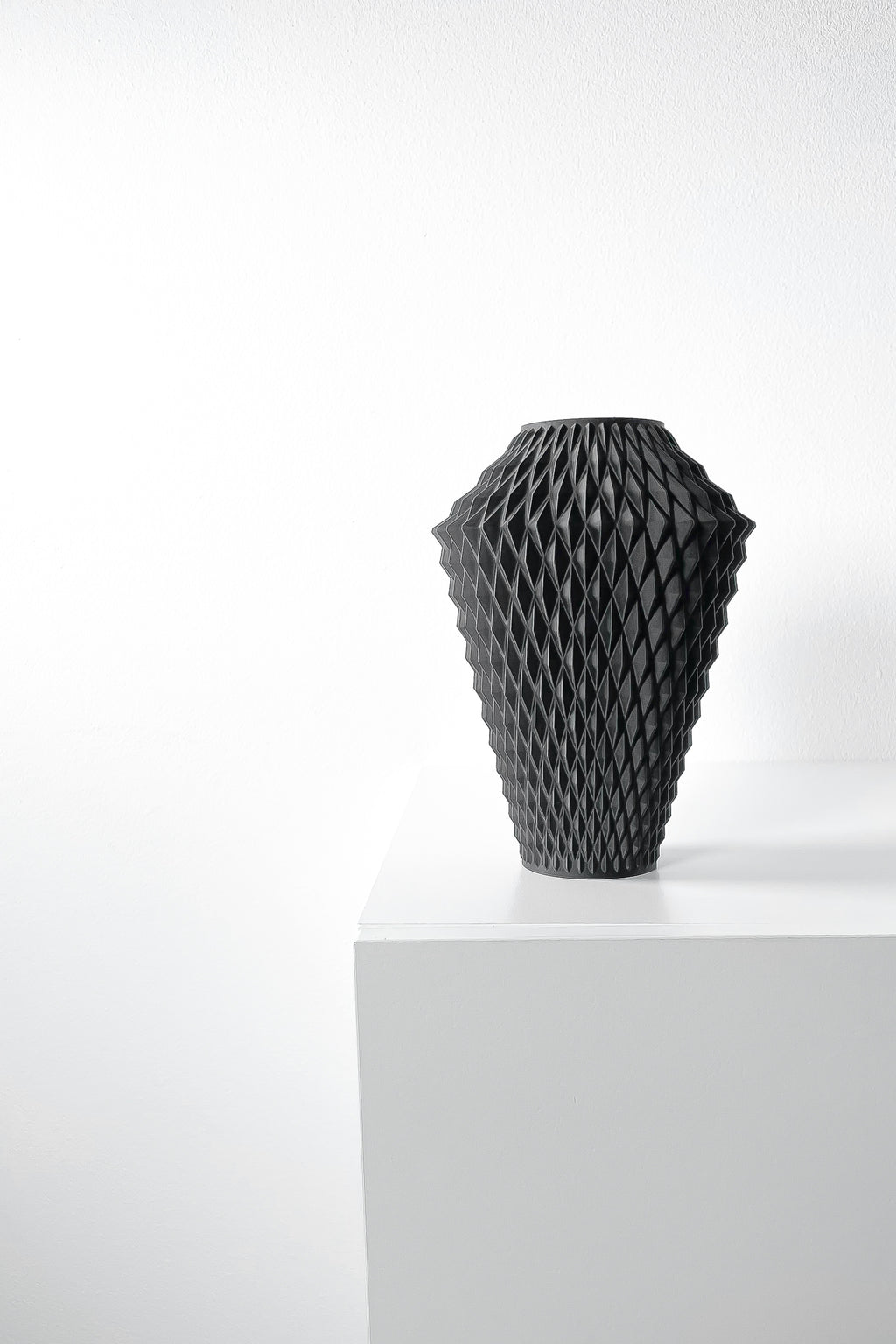Vantori Vase