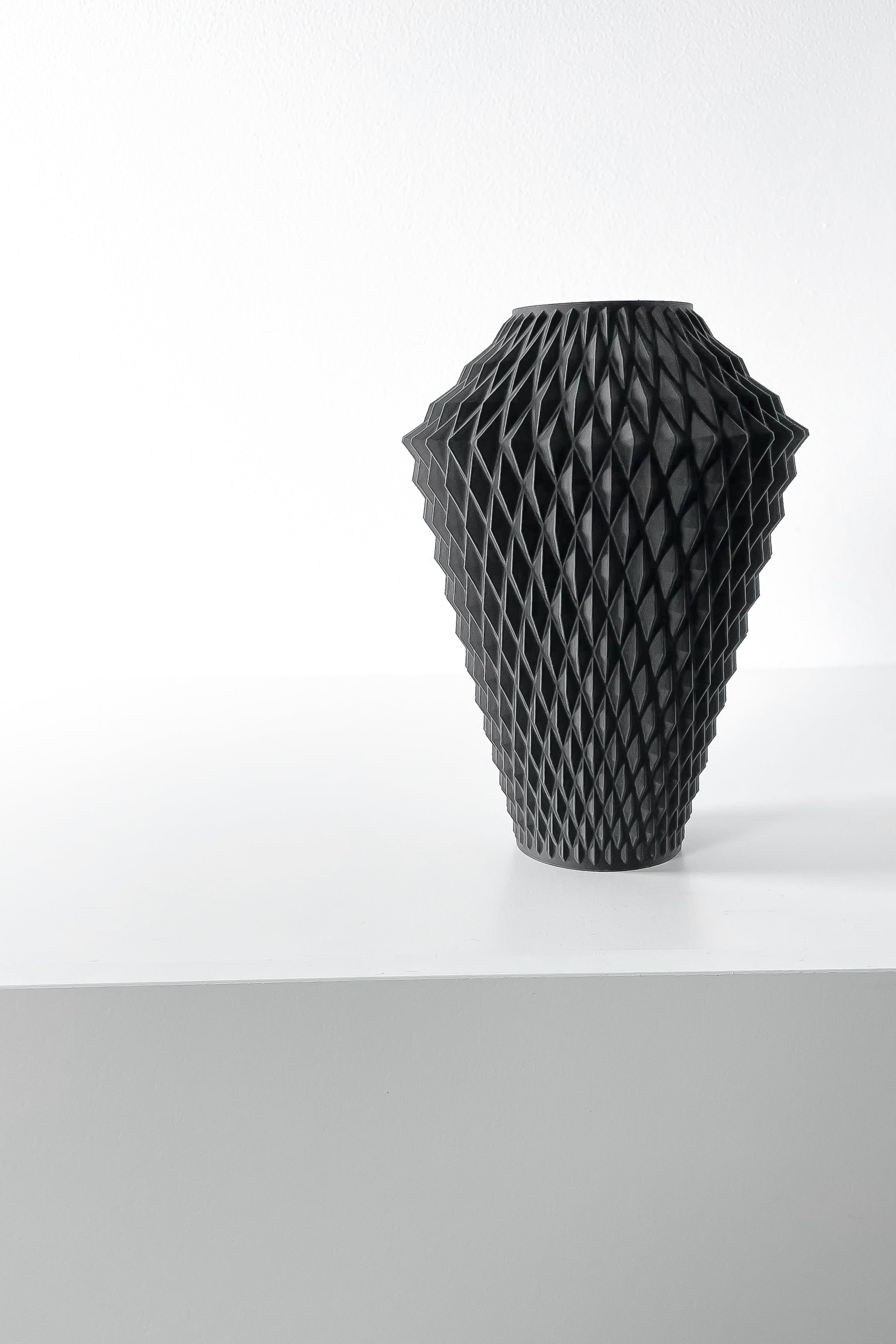Vantori Vase
