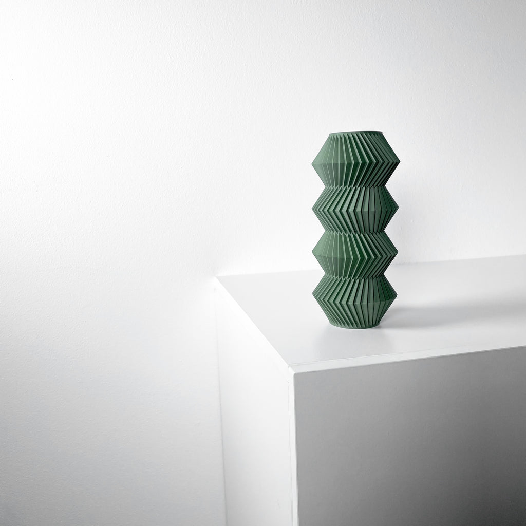 Quelo Vase
