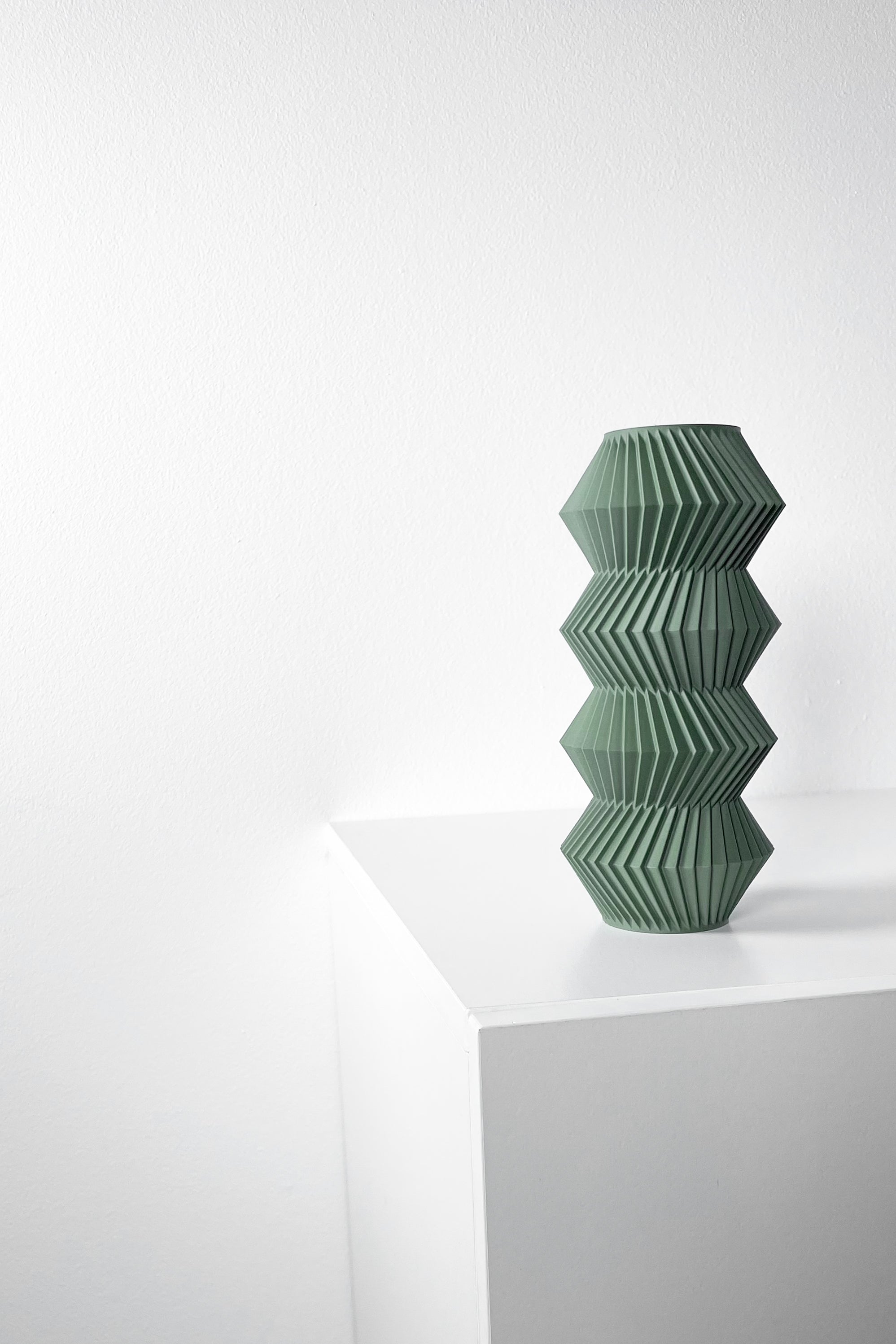 Quelo Vase