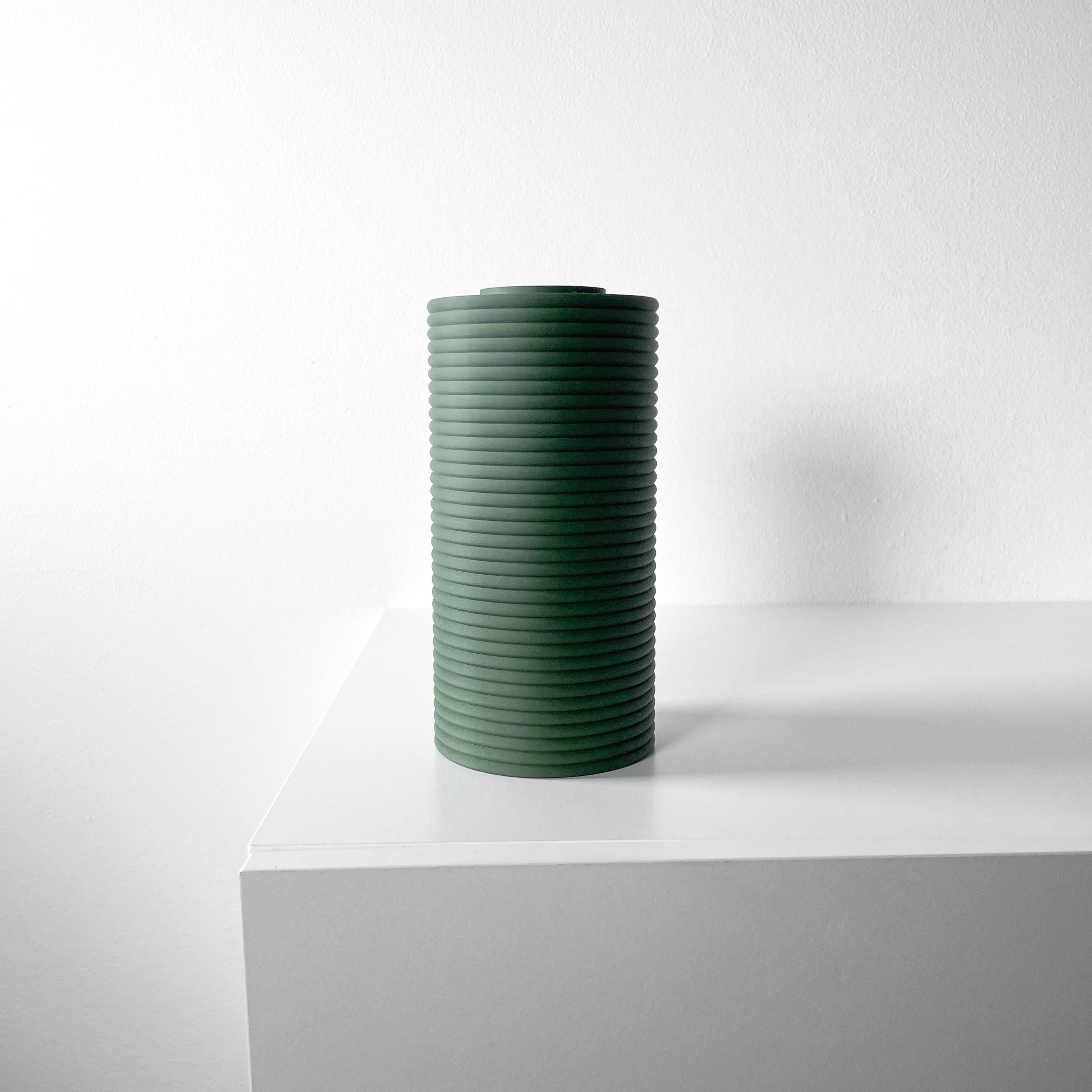 Tolivra Vase