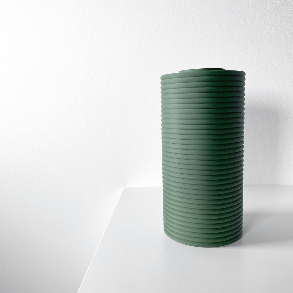 Tolivra Vase