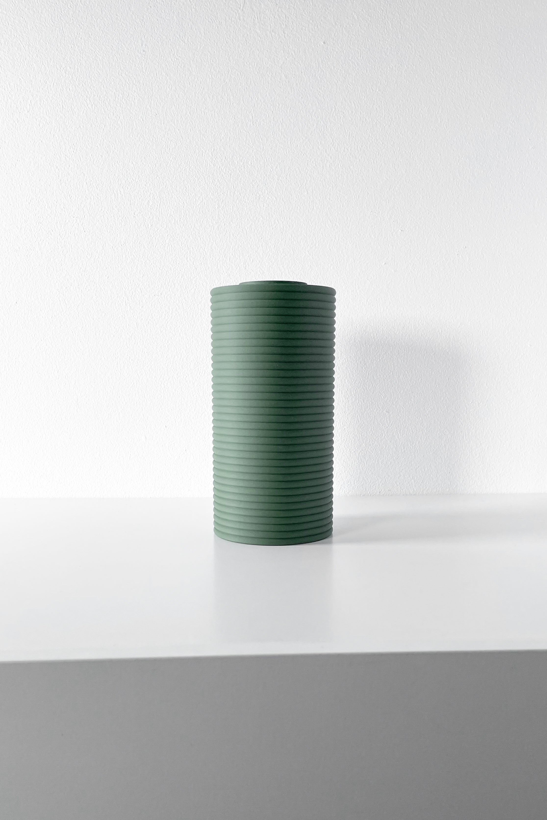 Tolivra Vase