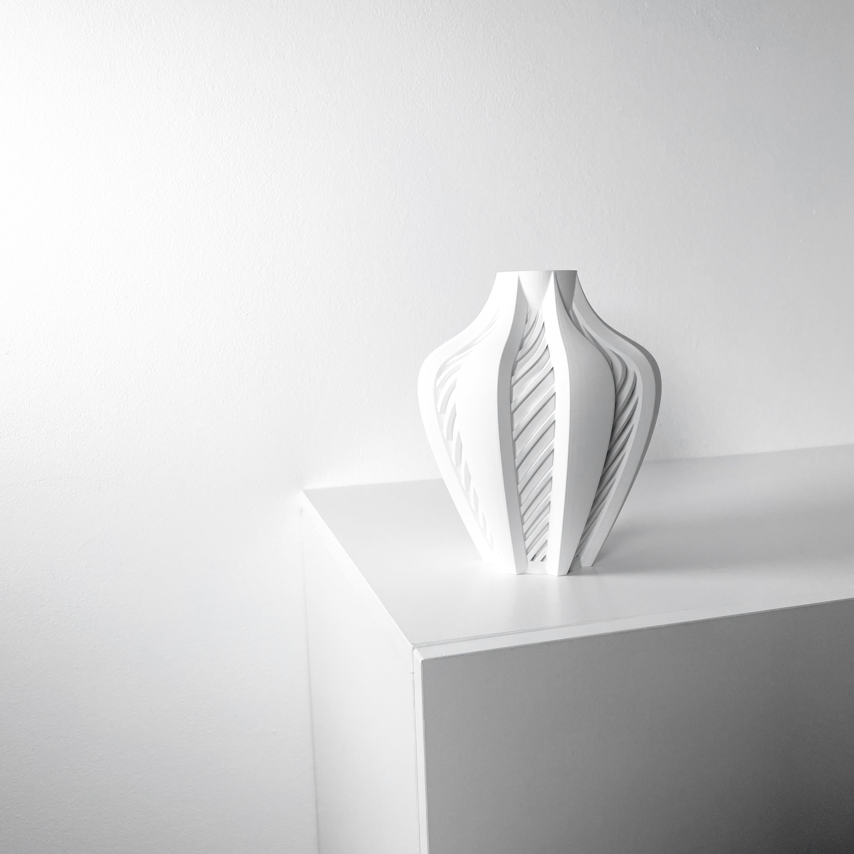 Elvox Vase