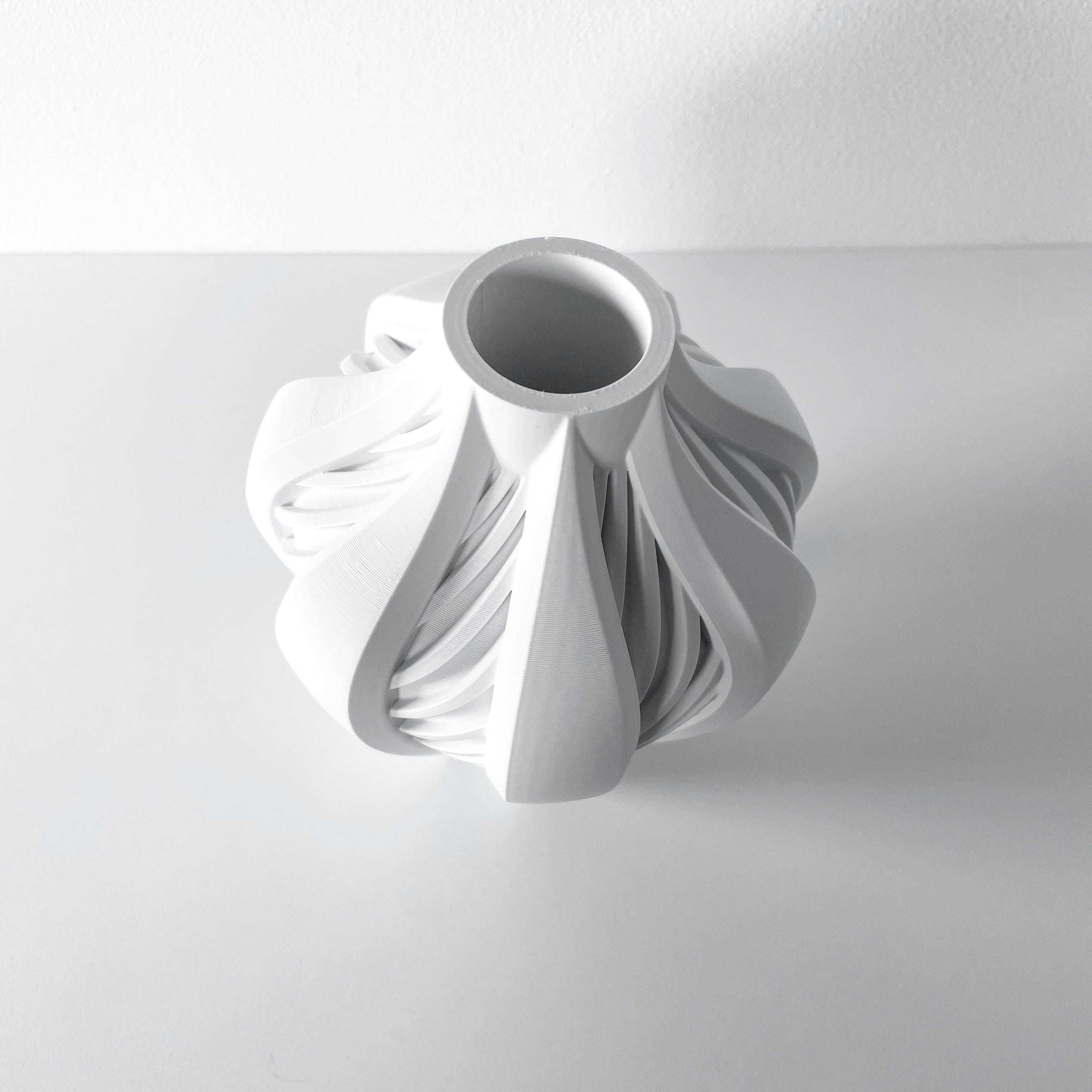 Elvox Vase