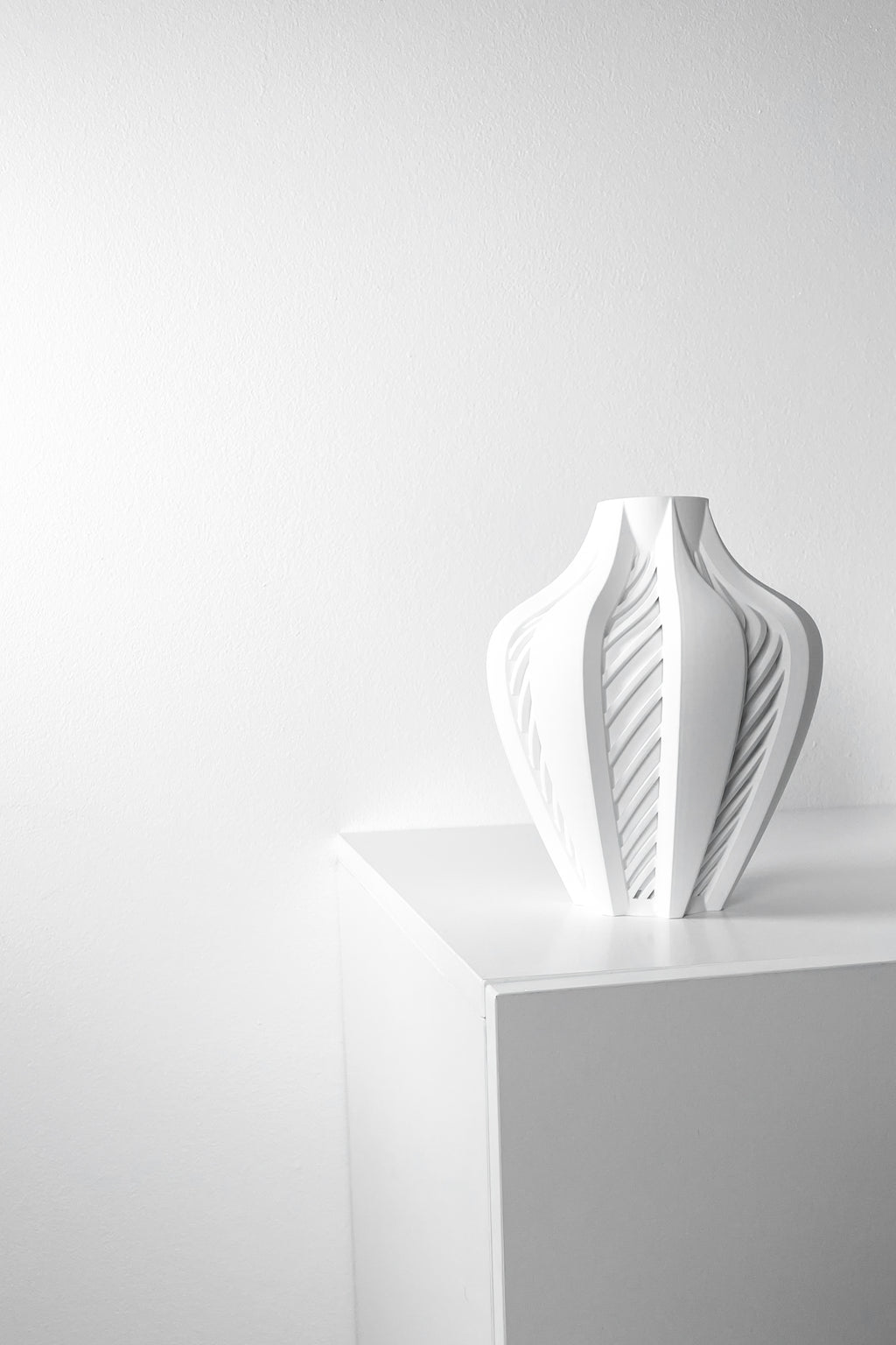 Elvox Vase