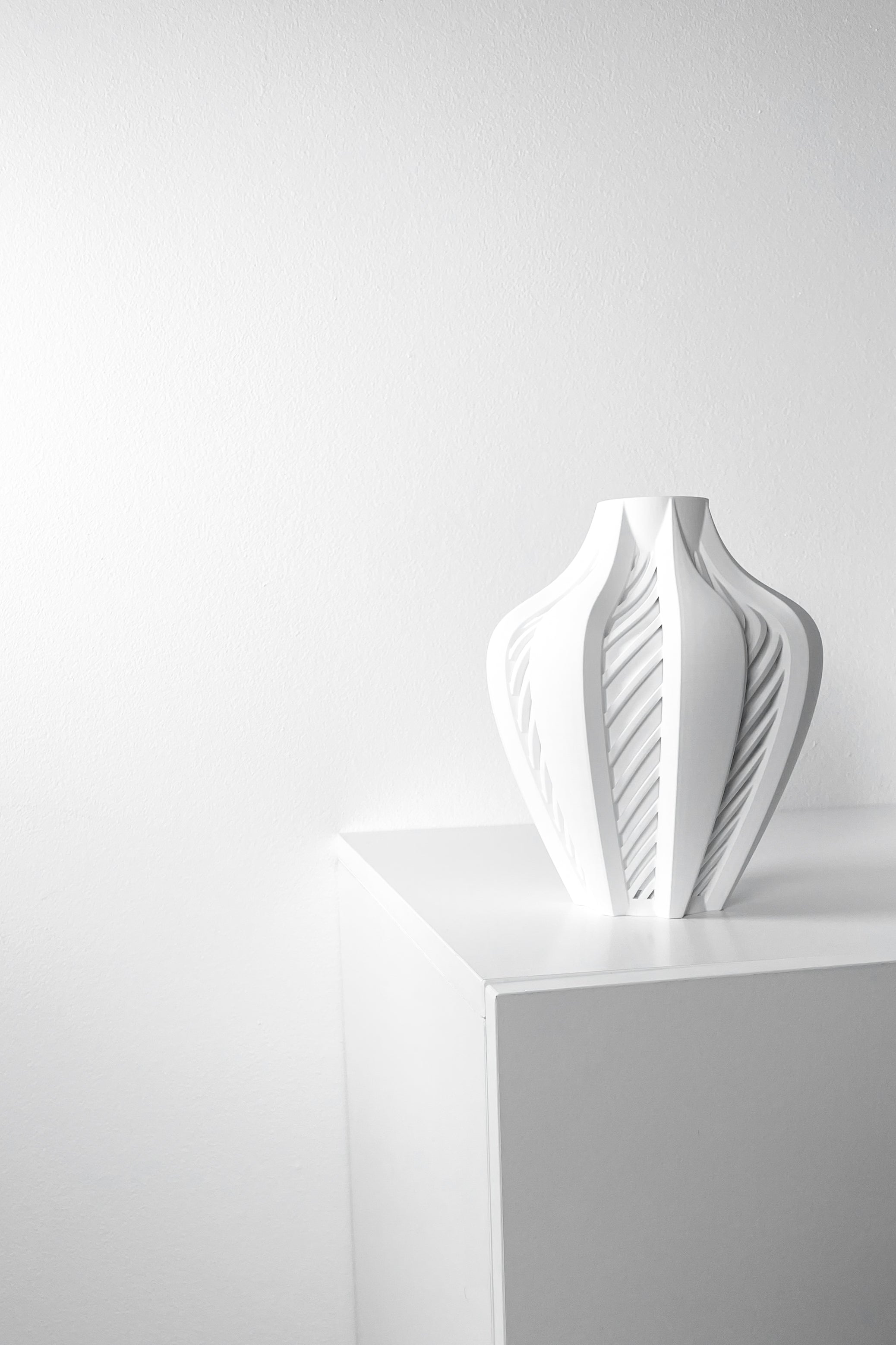 Elvox Vase