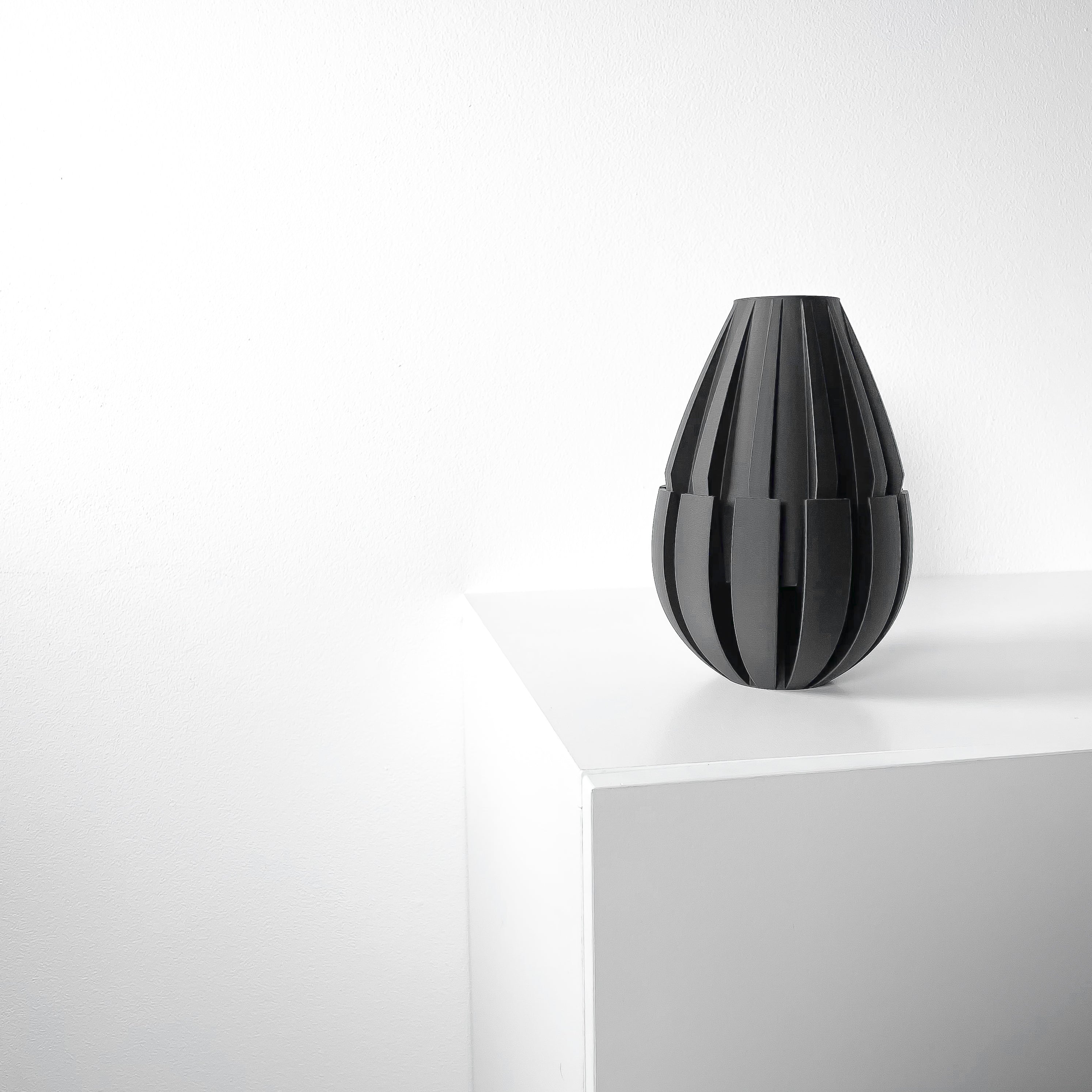 Mivox Vase