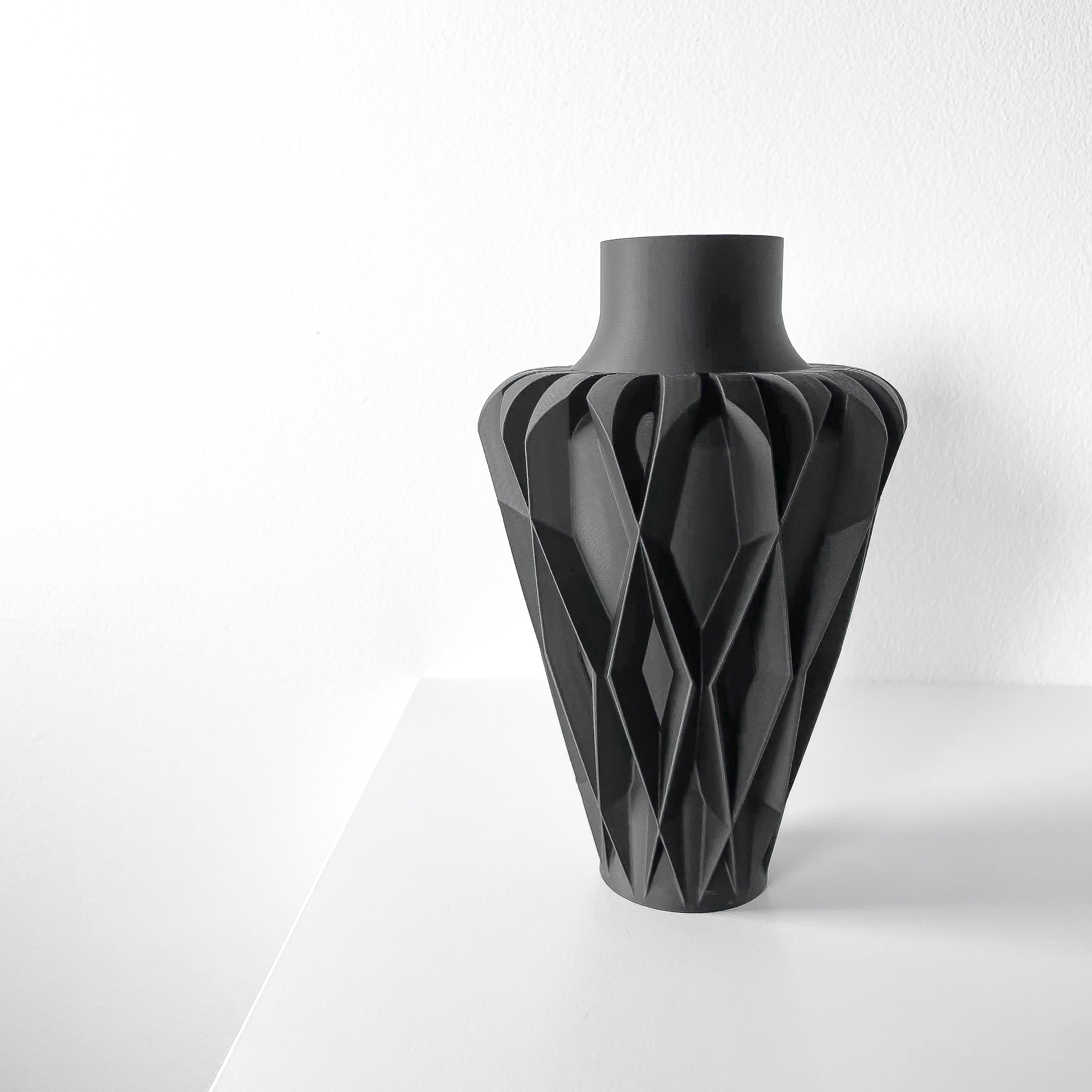 Lunor Vase