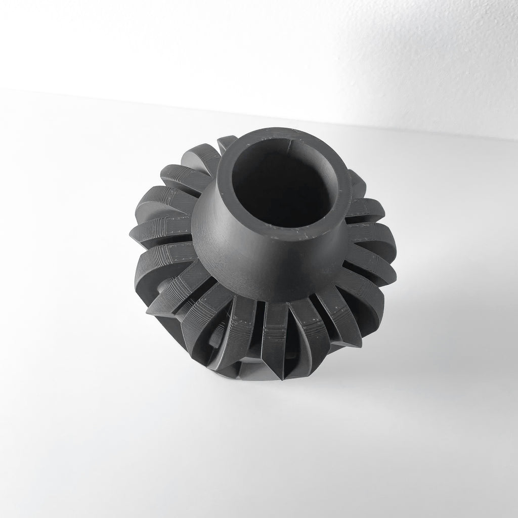 Lunor Vase
