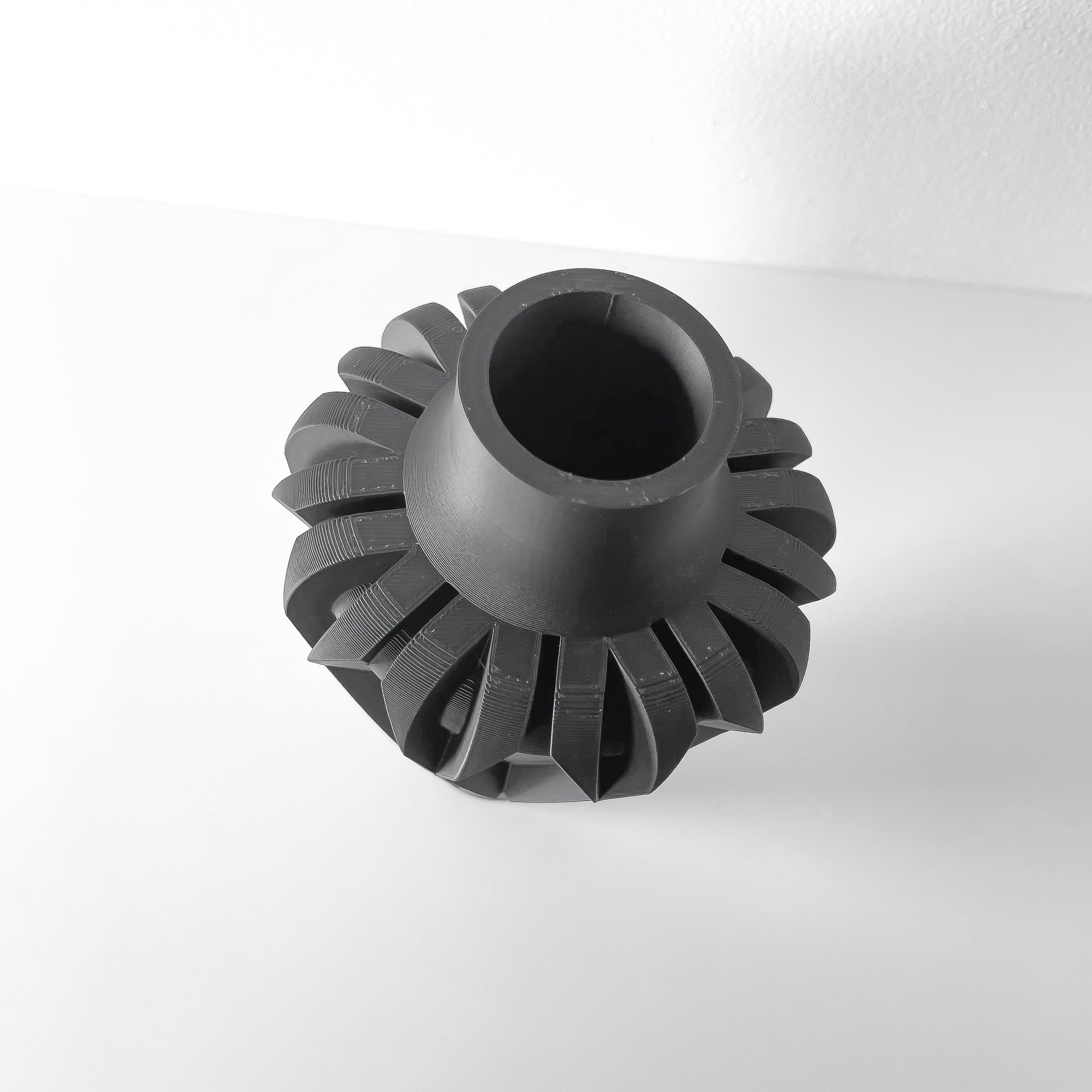 Lunor Vase