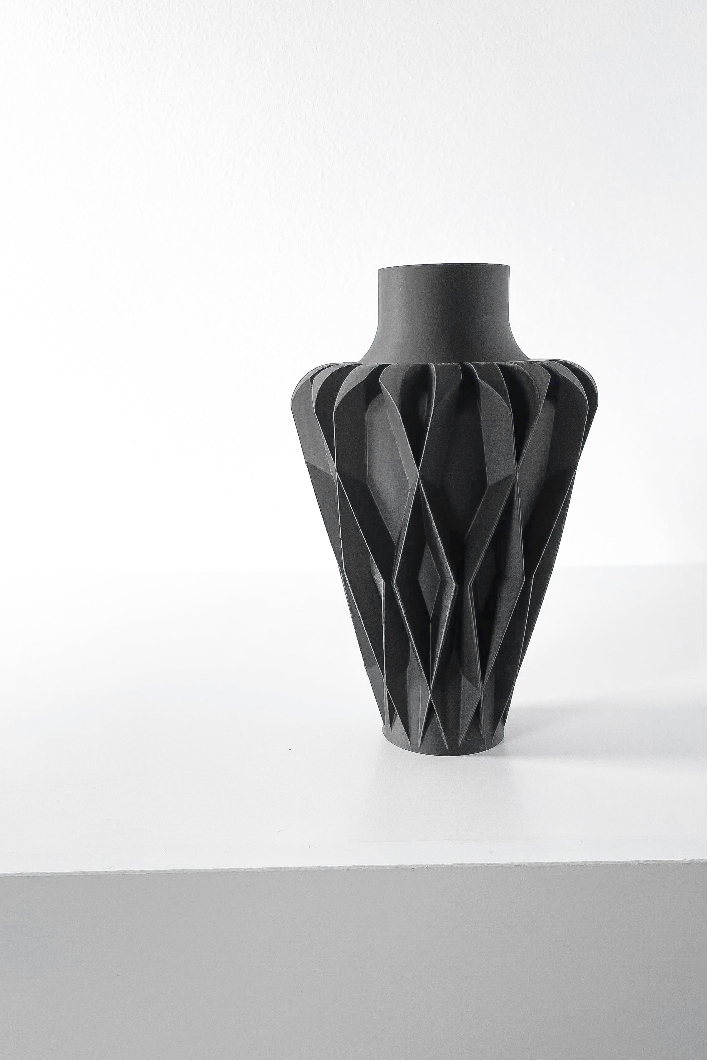 Lunor Vase
