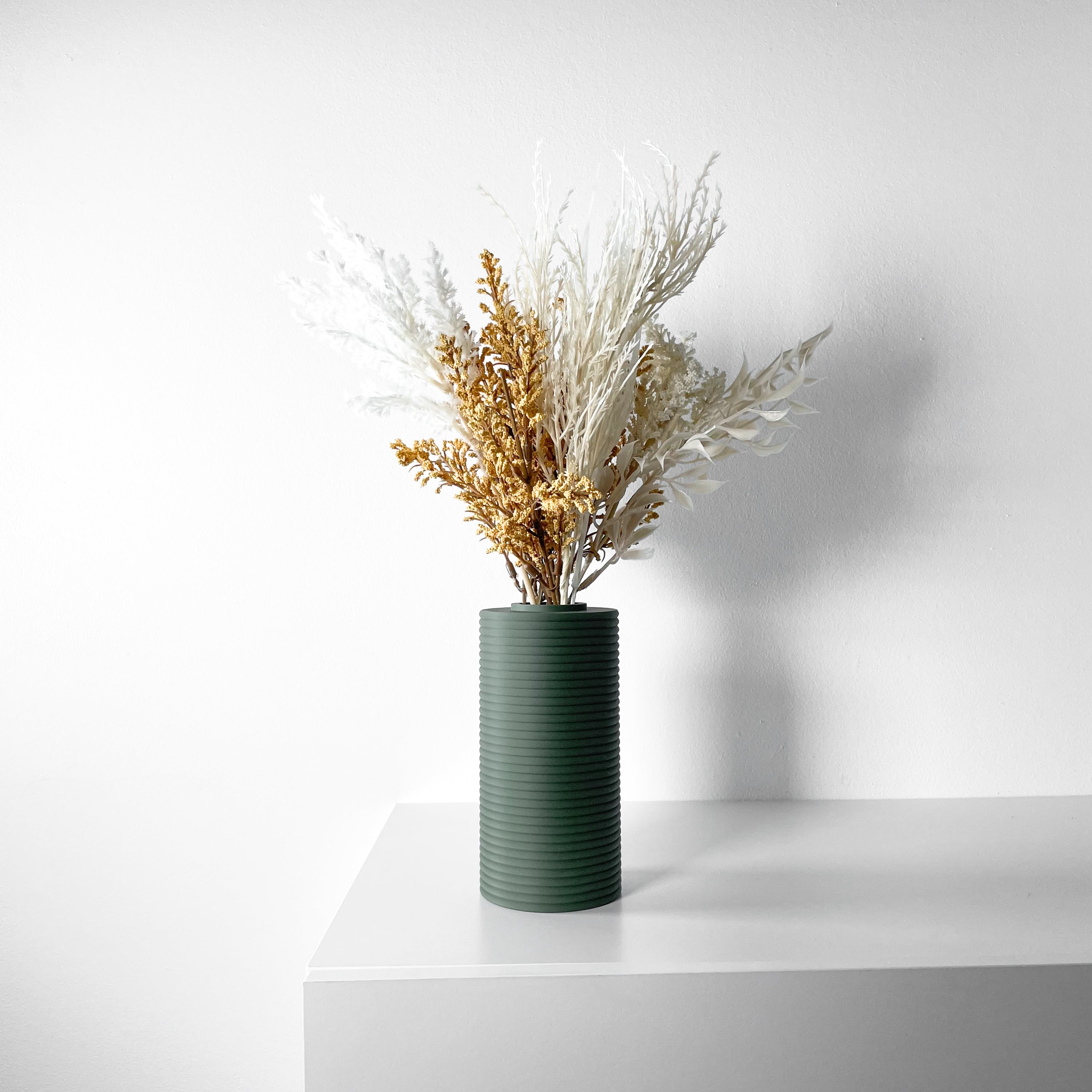 Tolivra Vase