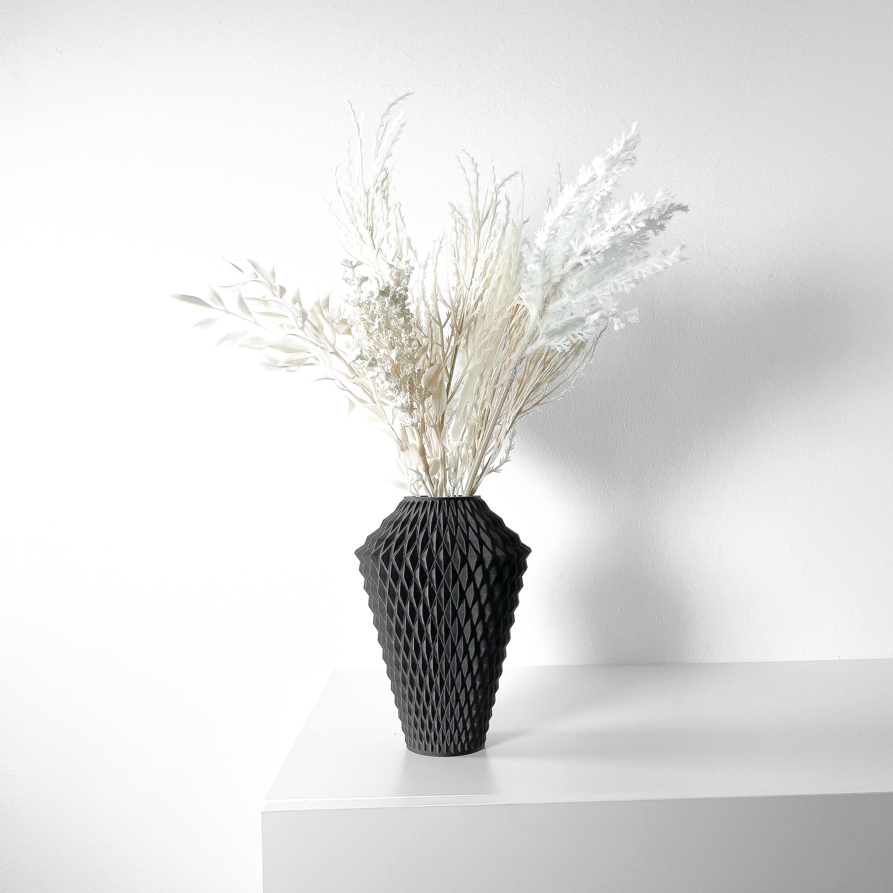 Vantori Vase