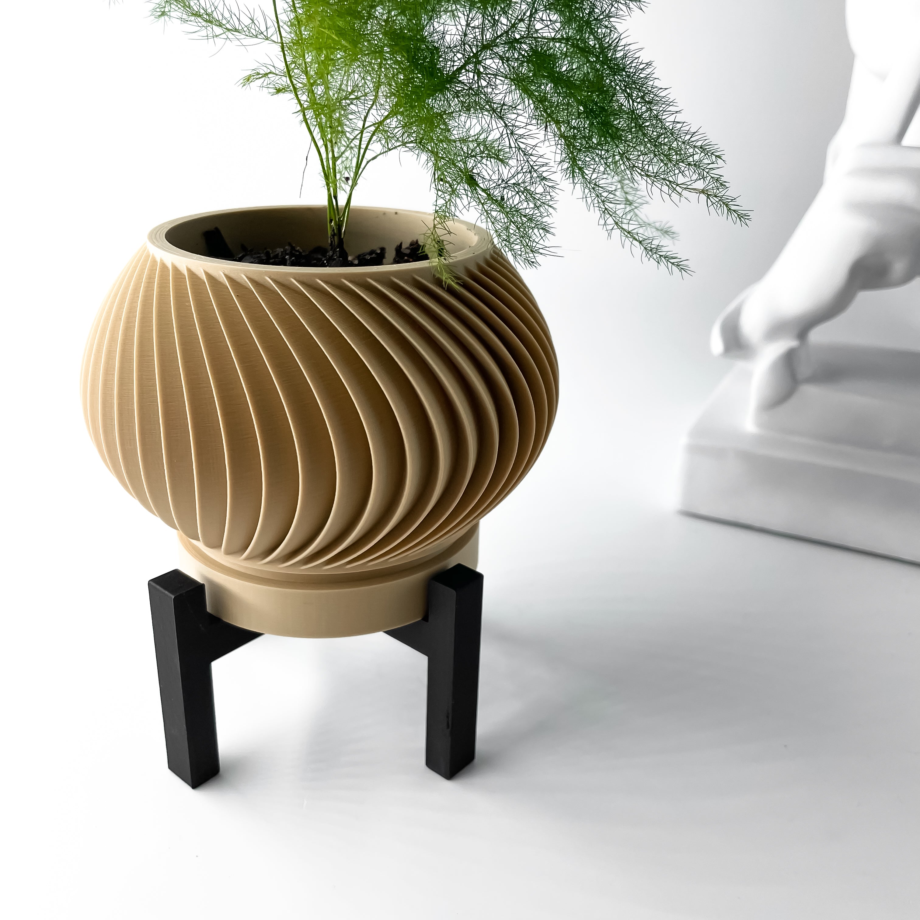Caleth Planter
