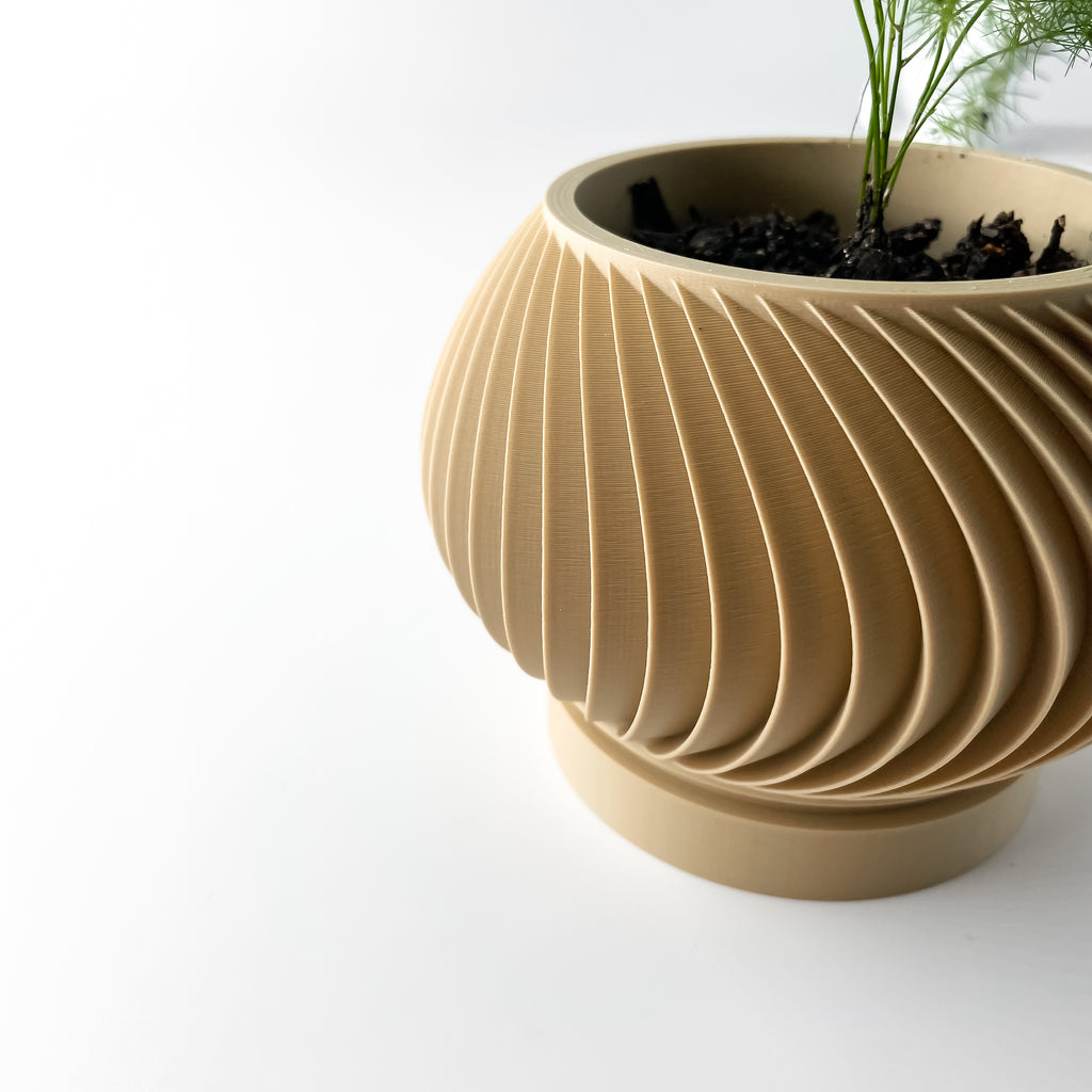 Caleth Planter