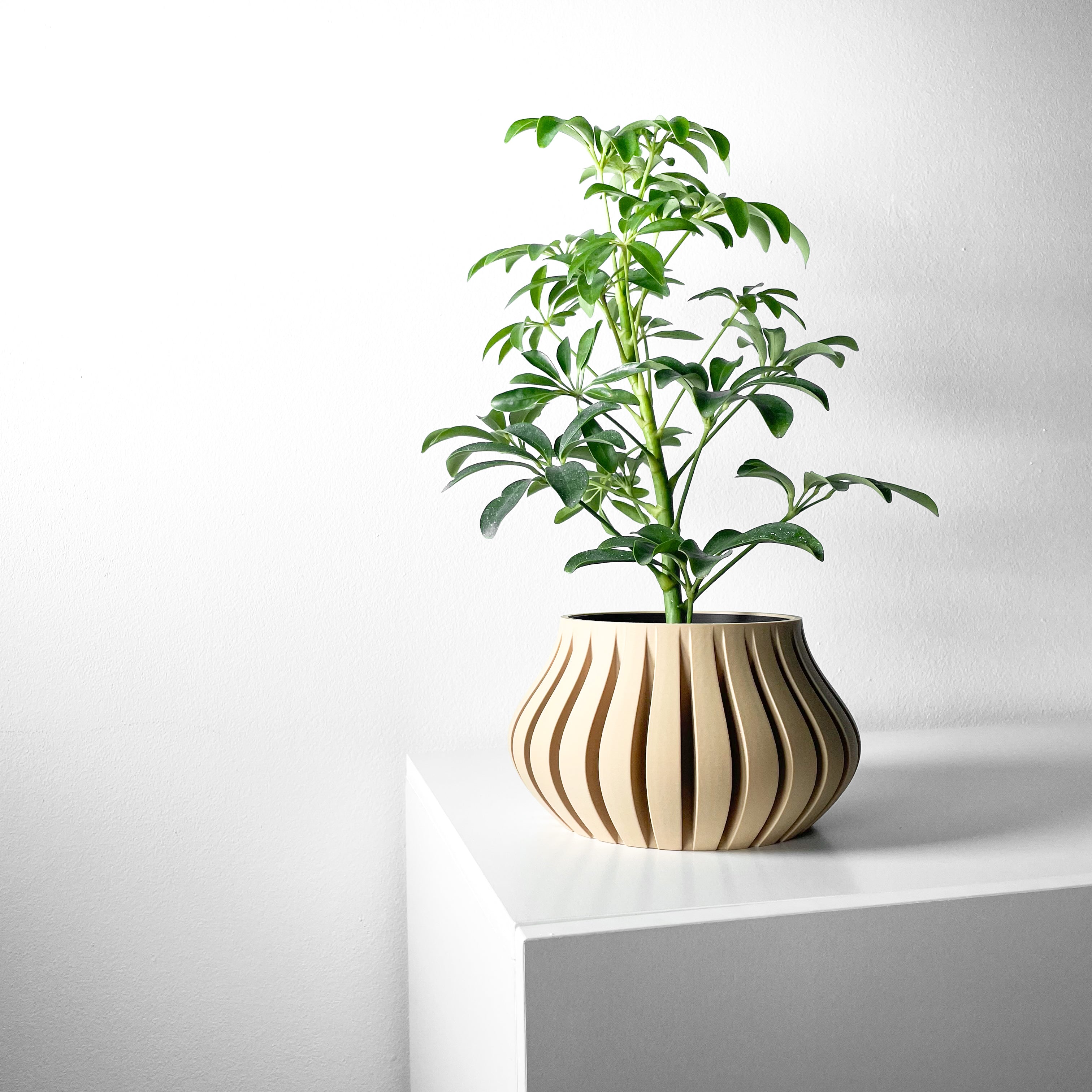 Toril Planter