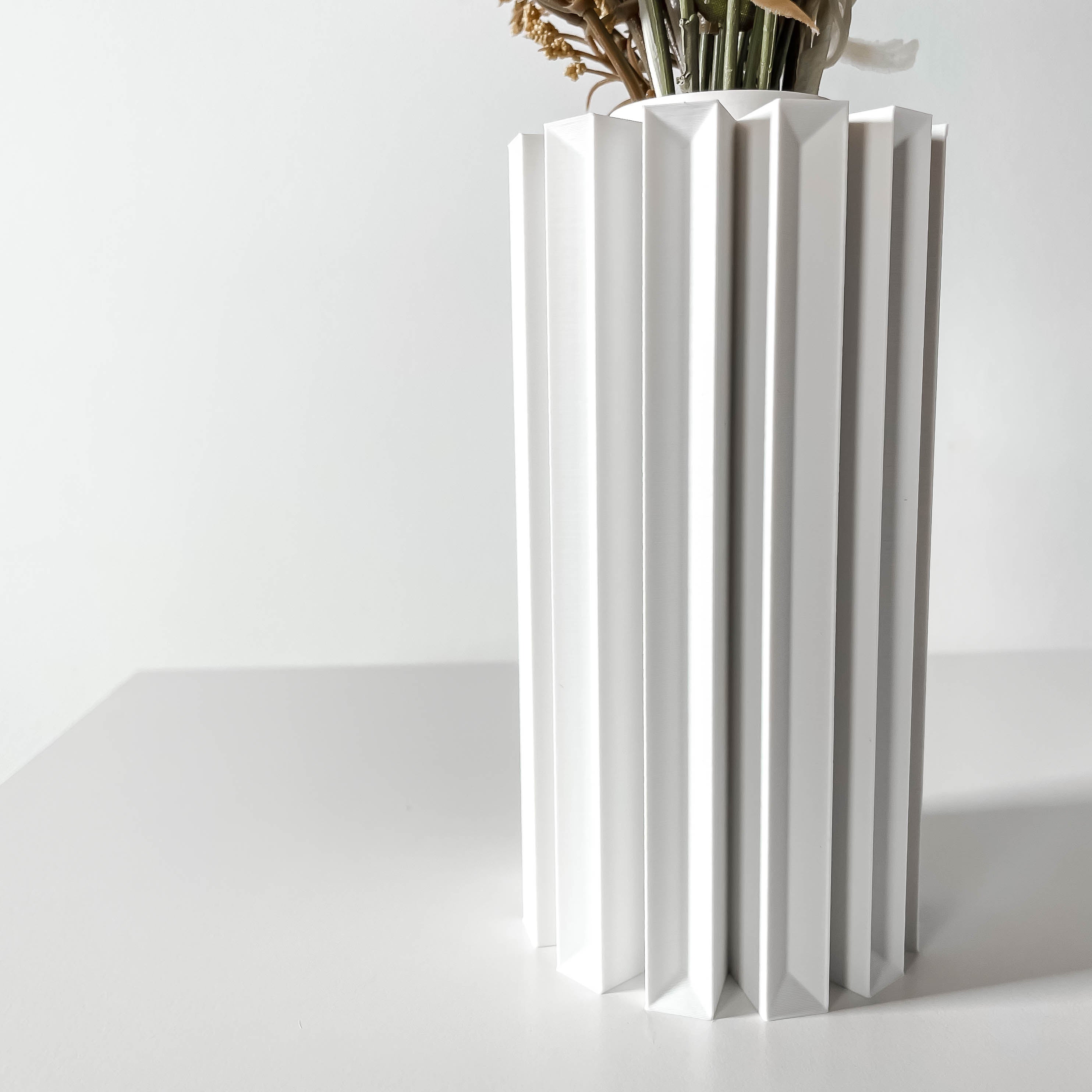 Unda Vase