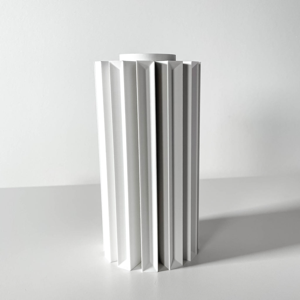 Unda Vase