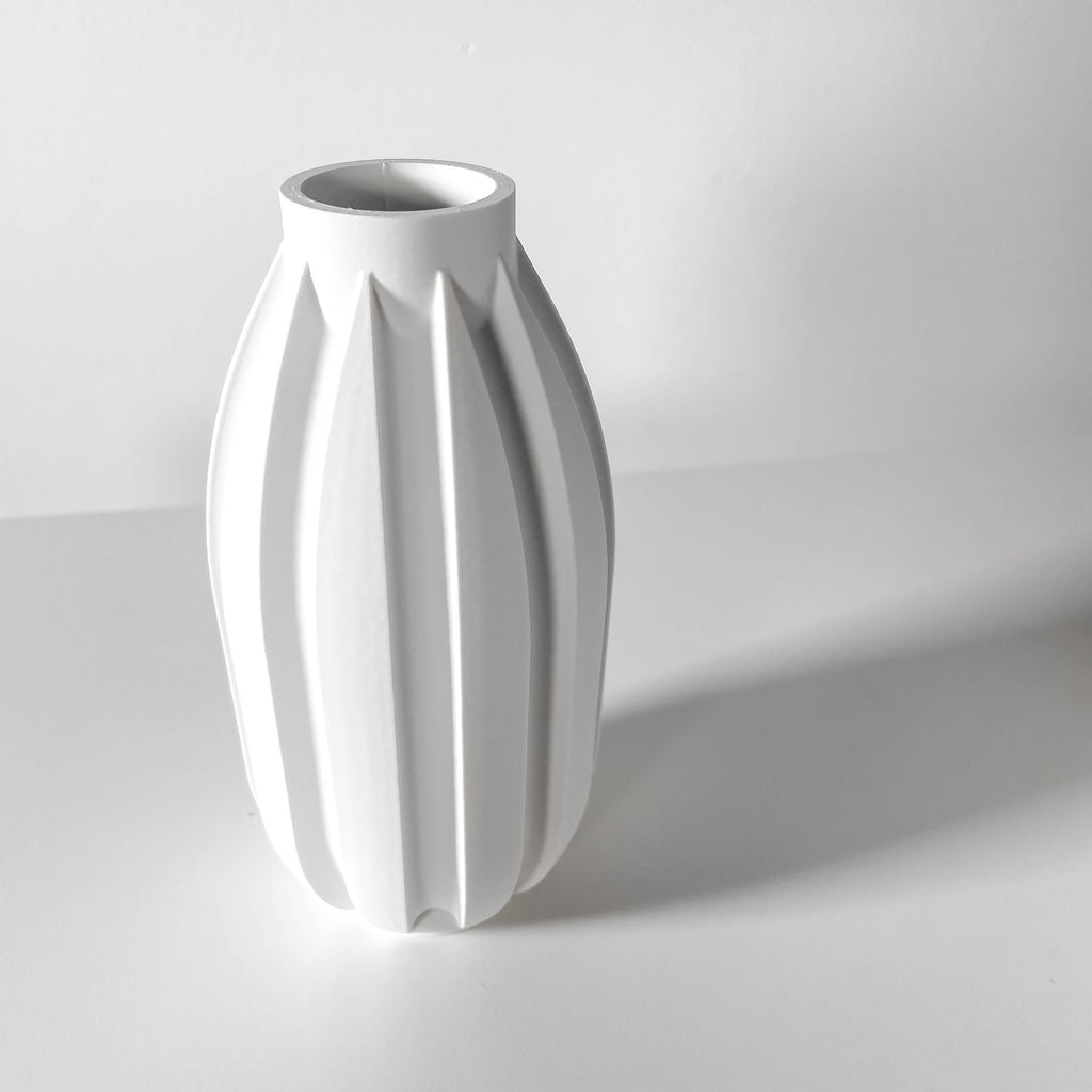 Akin Vase