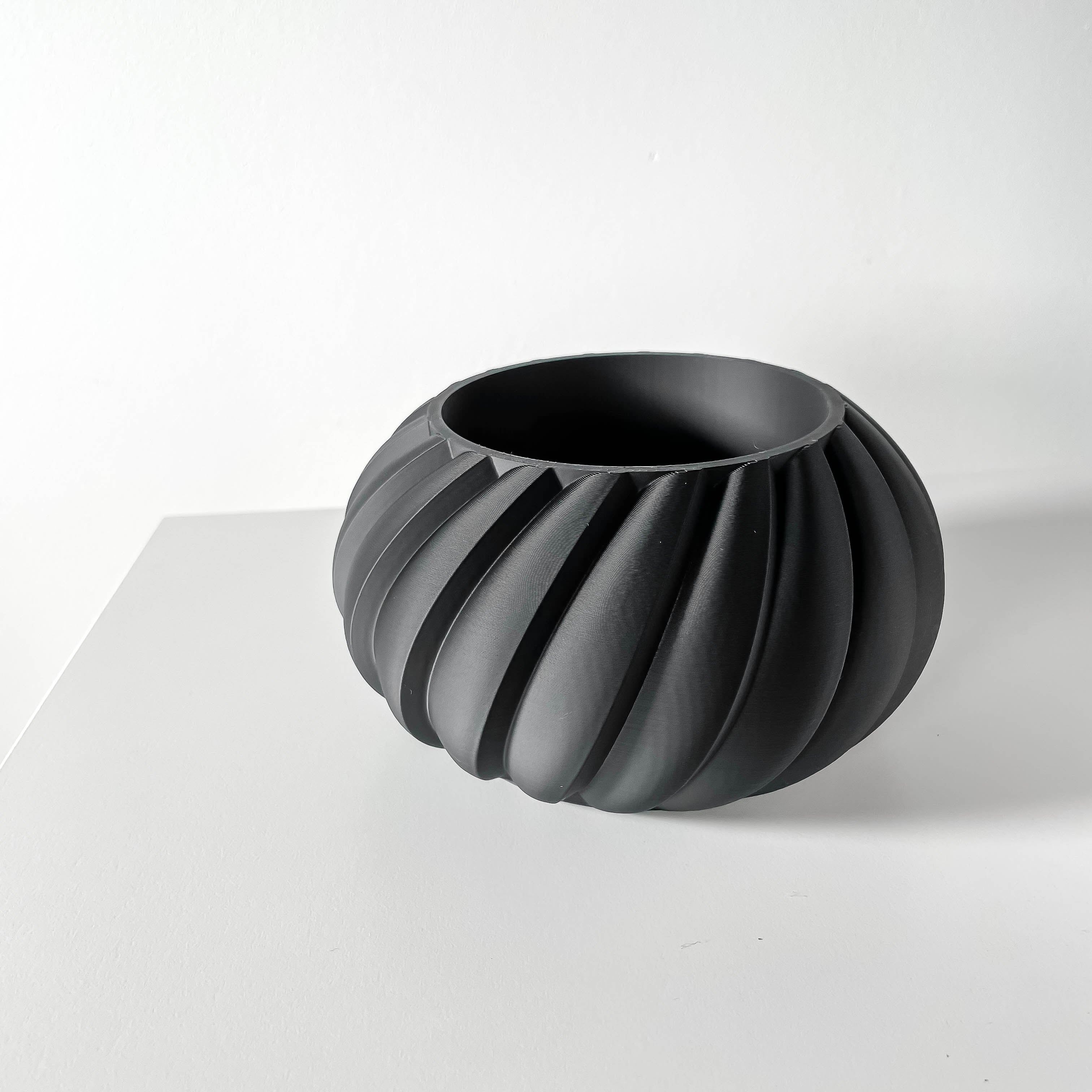 The Oro Planter Pot