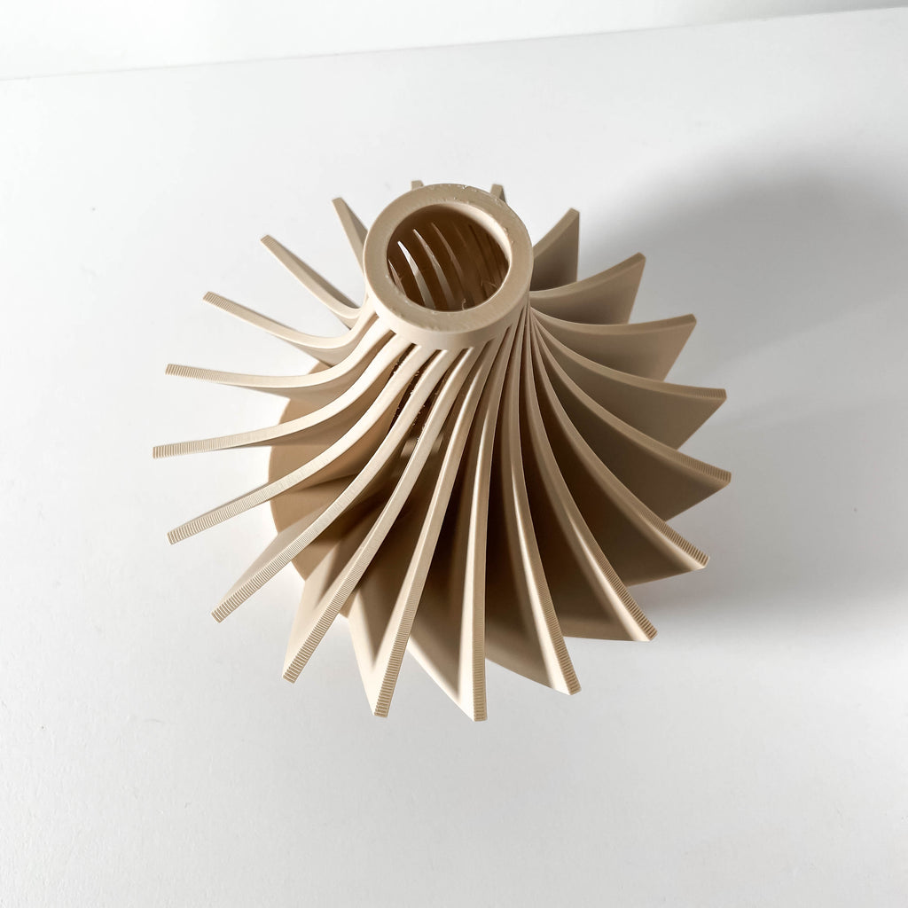 Kario Short Vase