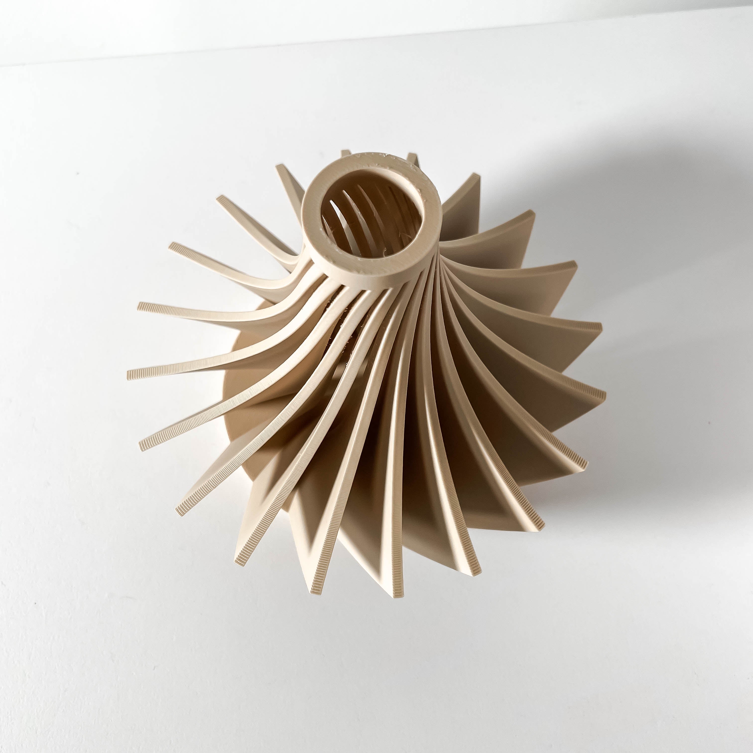 Kario Short Vase