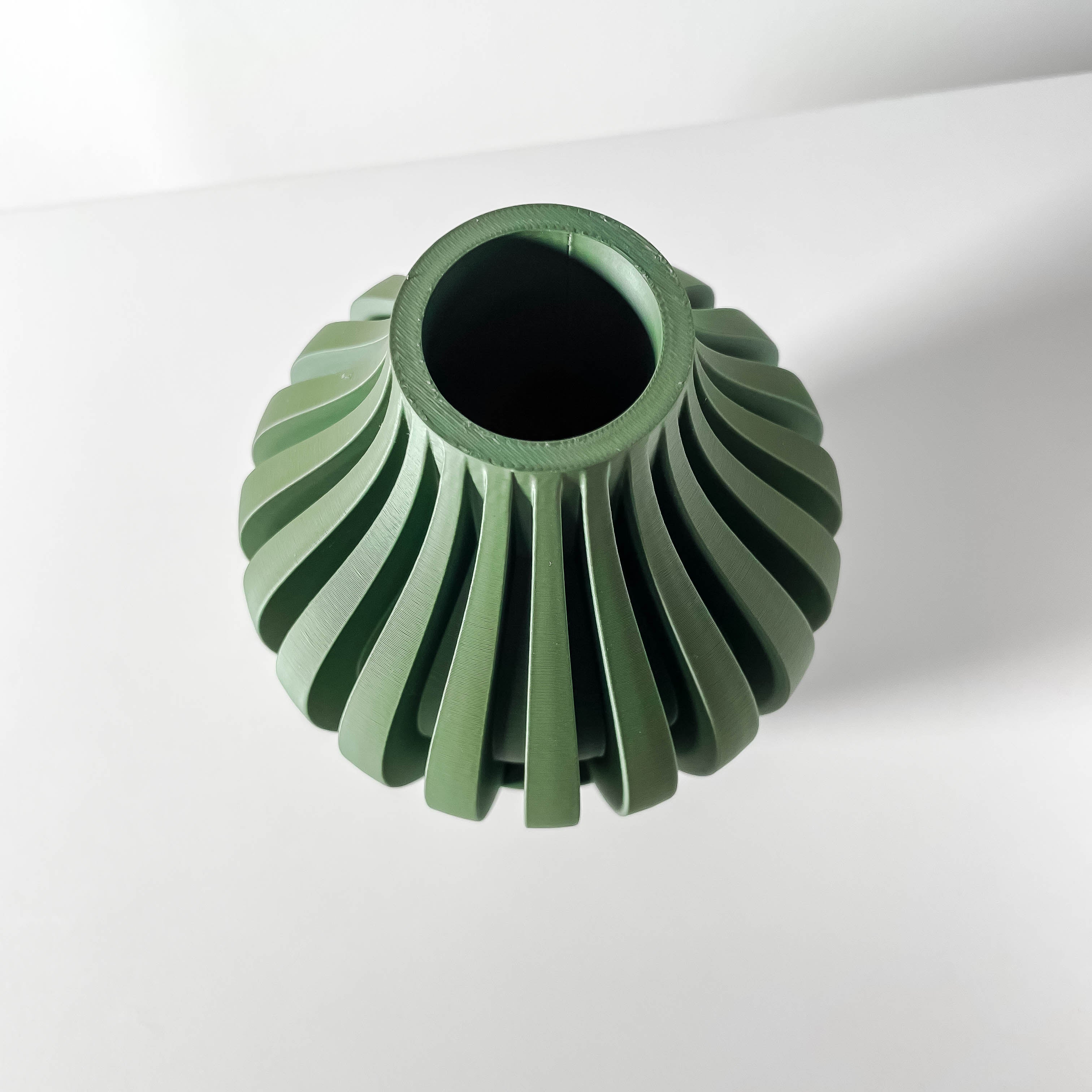Leri Vase