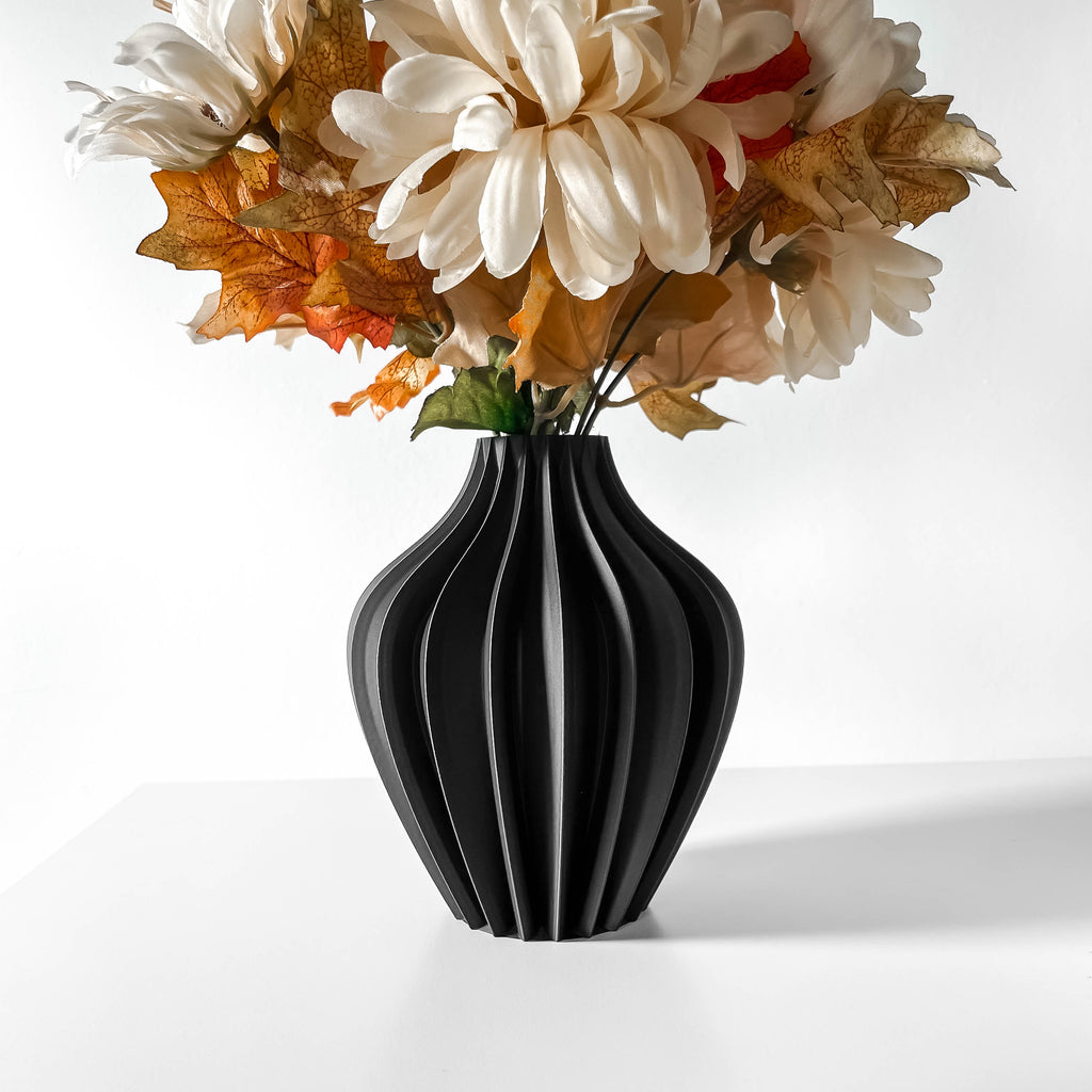 Darin Vase