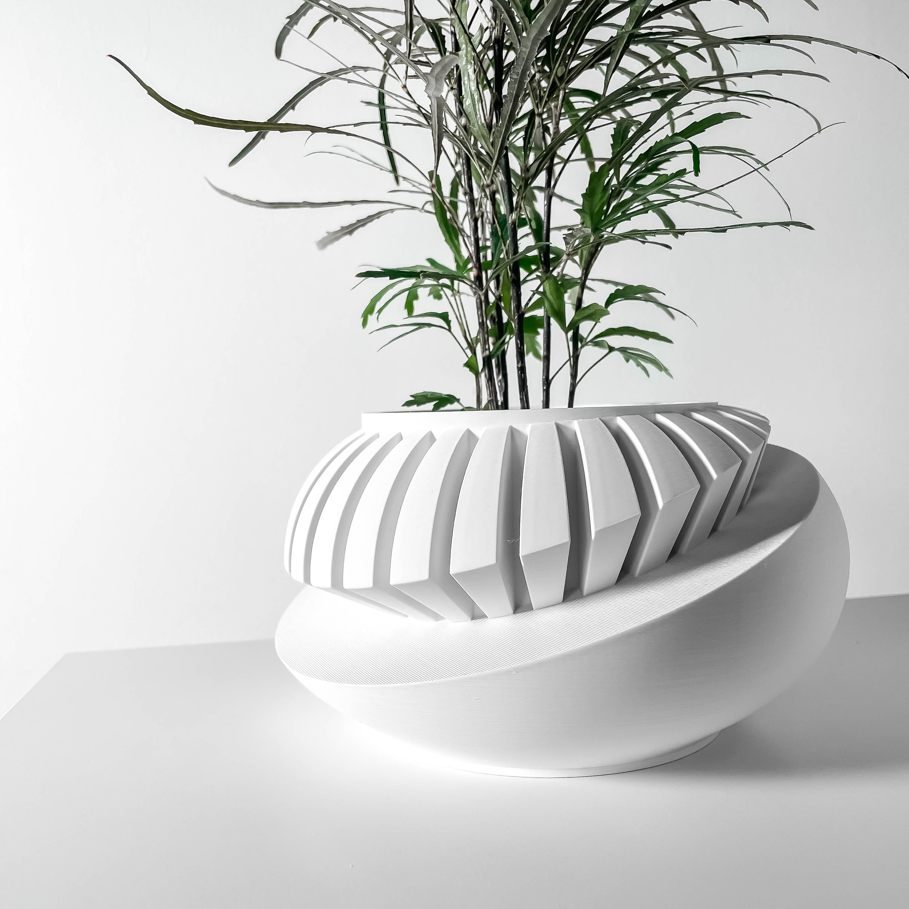 Luxar Planter Pot