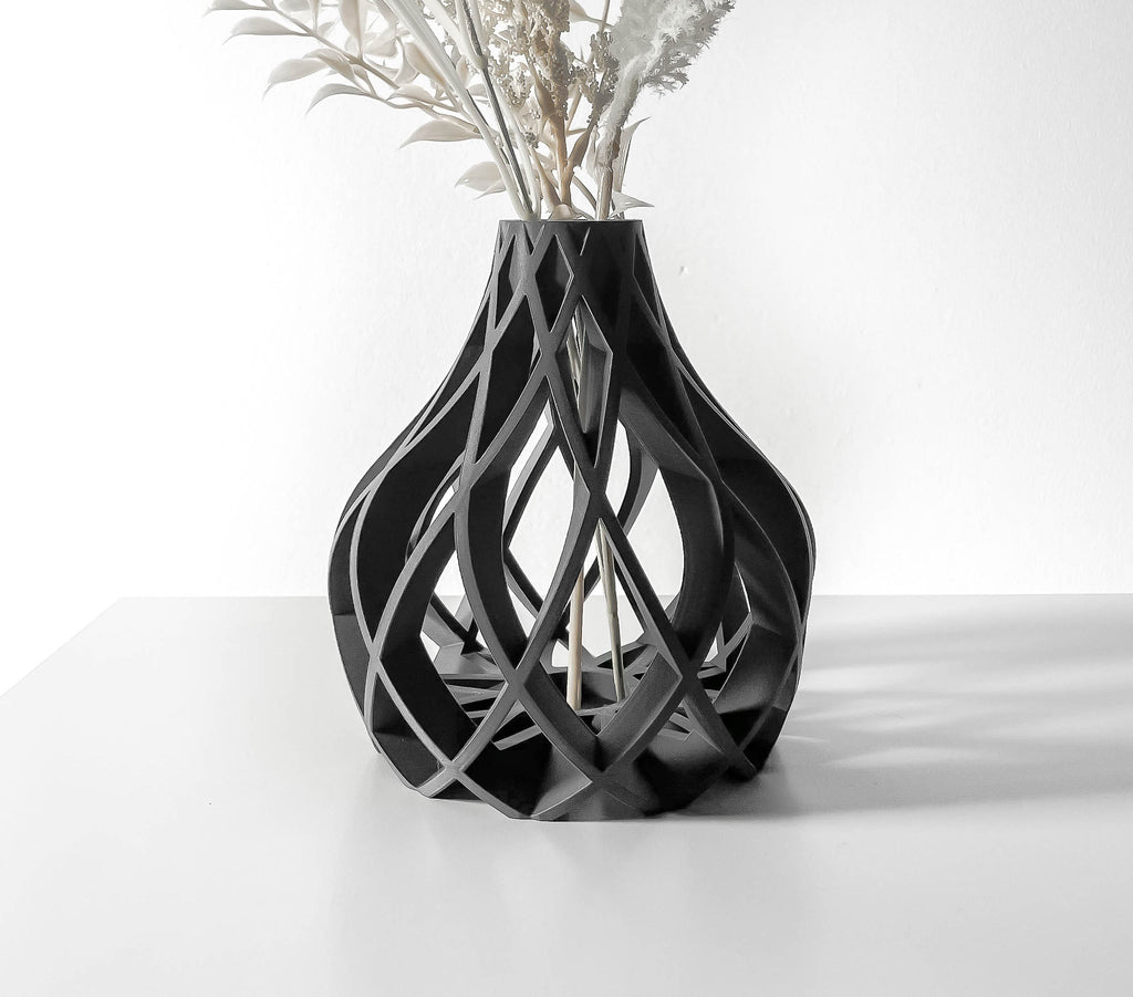 Vukan Vase